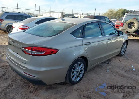 2019 Ford Fusion Hybrid Se z USA, uszkodzony, nr VIN 3FA6P0LU6KR188567